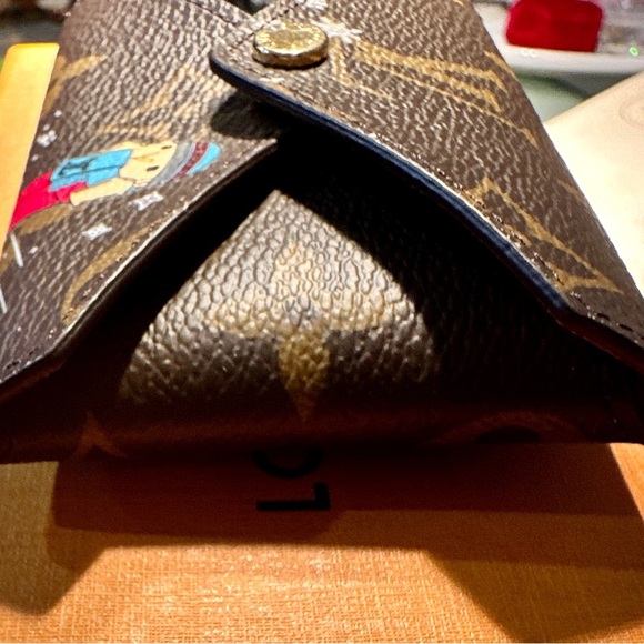 2023 Christmas Kiragami featuring a "Vivienne on a sled" Card Case -LK new - Picture 10 of 12